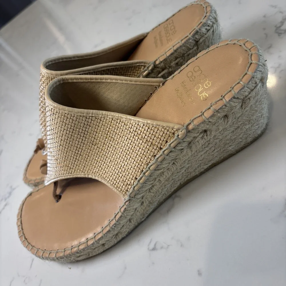 Andre Assous Sandals 41 US 10 ‎ Raffia Leather Thong Espadrille Wedge Spain